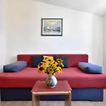 Senjkovic - With Balcony And Sea View Apartman Bol