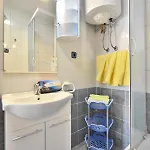 Senjkovic - With Balcony And Sea View Apartman *