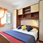 Senjkovic - With Balcony And Sea View Apartman *