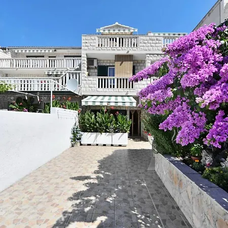 Apartment Senjkovic - With Balcony And Sea View