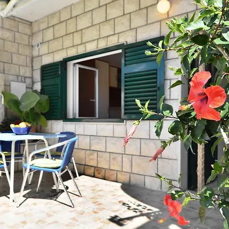 Senjkovic - With Balcony And Sea View Apartamento Bol
