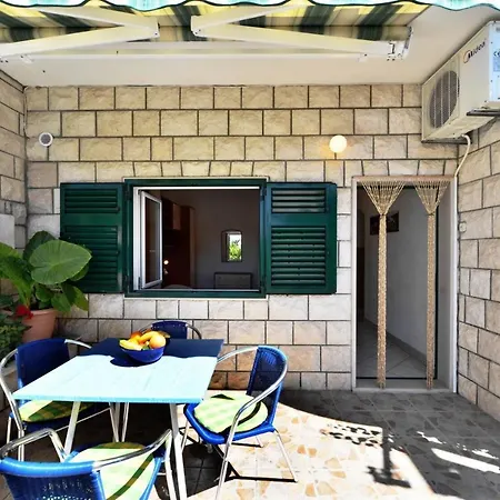 Senjkovic - With Balcony And Sea View Apartment Bol