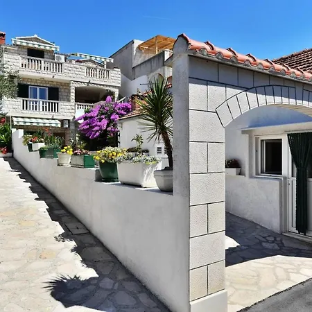 Apartment Senjkovic - With Balcony And Sea View