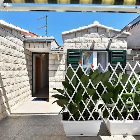 Apartment Senjkovic - With Balcony And Sea View