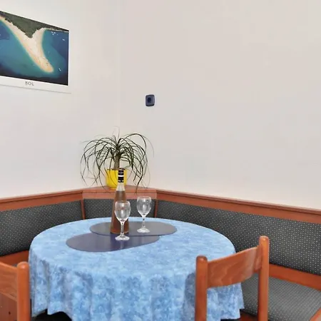 Apartamento Senjkovic - With Balcony And Sea View Bol