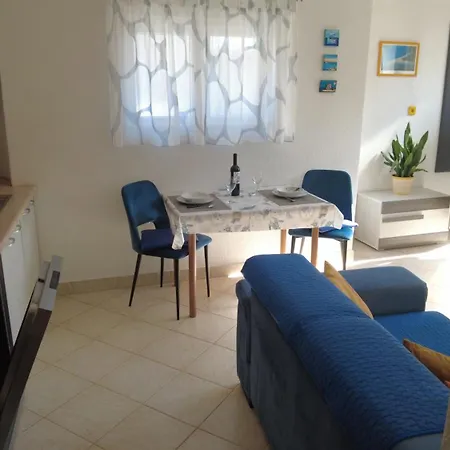 Apartment Senjkovic - With Balcony And Sea View
