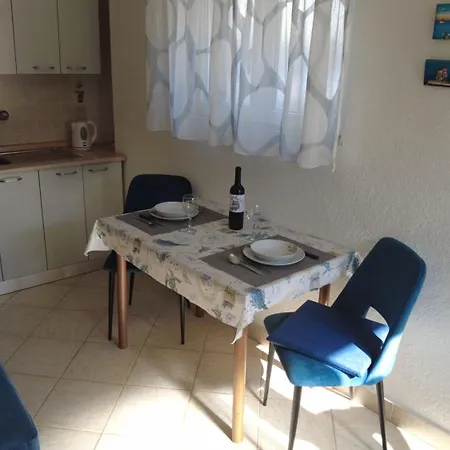 Senjkovic - With Balcony And Sea View Apartamento Bol