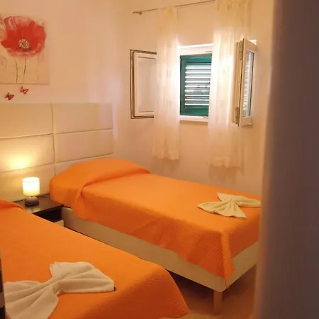 Apartment Senjkovic - With Balcony And Sea View