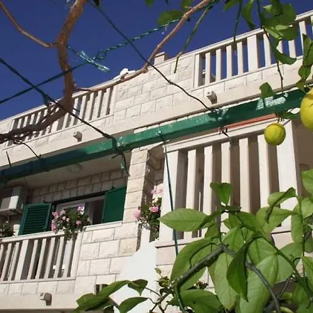 Apartment Senjkovic - With Balcony And Sea View Bol