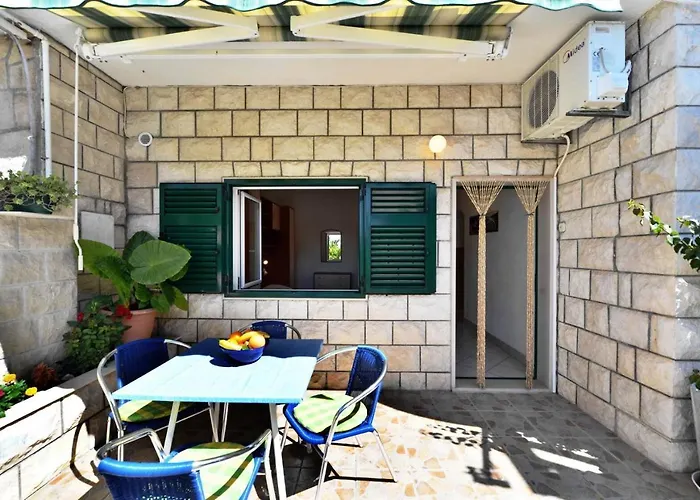 Senjkovic - With Balcony And Sea View Apartamento Bol
