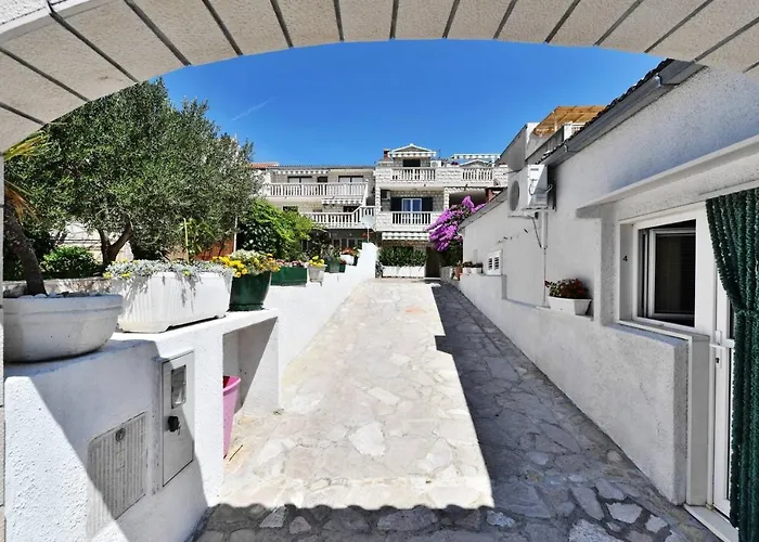 Apartamento Senjkovic - With Balcony And Sea View Bol