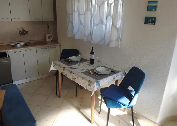 Senjkovic - With Balcony And Sea View Apartamento Bol